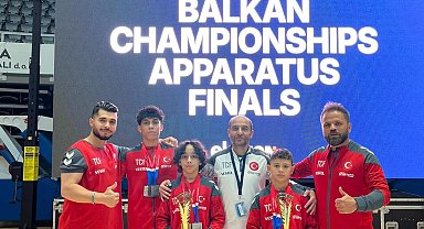 Hüseyin Emir ve Mustafa Yiğit Dur'dan madalya yağmuru