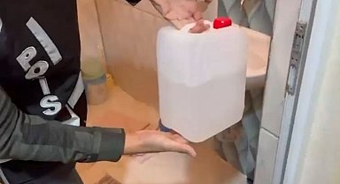 Iğdır'da sahte alkol operasyonu: 85 litre sahte alkol ve ruhsatsız silah ele geçirildi