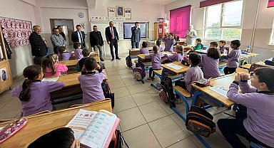 İhtiyaç sahibi öğrencilere kışlık bot dağıtımı