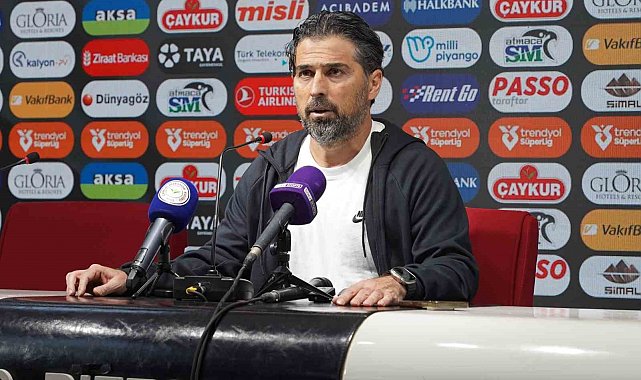 İlhan Palut: "Duran toptan da olsa bir golle değerli galibiyet aldık"