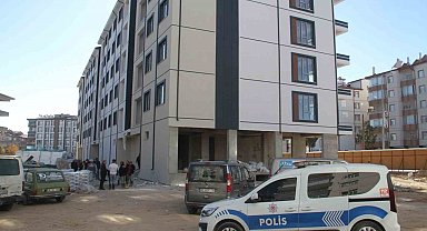 İnşaatta asansör boşluğuna düşen şahıs yaralandı