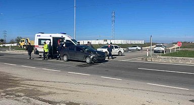 İpsala'da iki otomobil çarpıştı: 8 yaralı