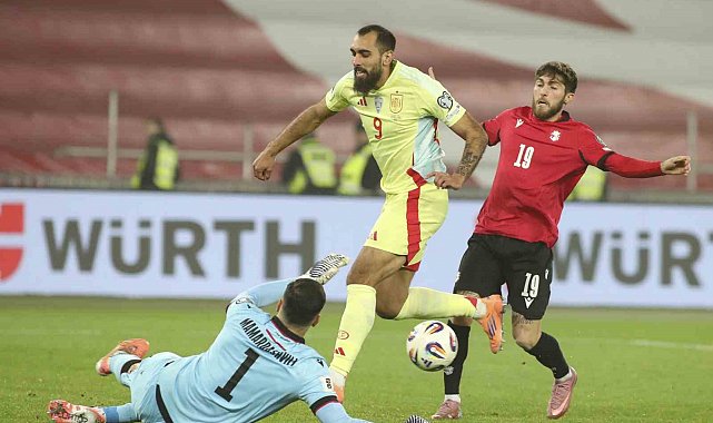 İspanya 5'te 5 yaptı