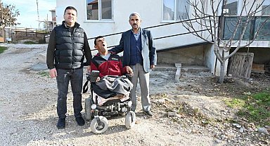 Isparta Belediyesi'nden 49 yıllık zorluğu sona erdiren engelli rampası