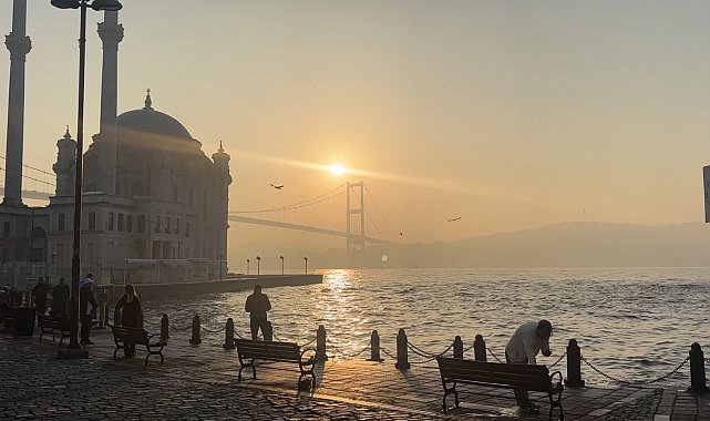 İstanbul Boğazı'nda sis etkili oluyor