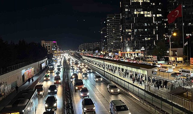İstanbul'da trafik yoğunluğu yüzde 80'e ulaştı