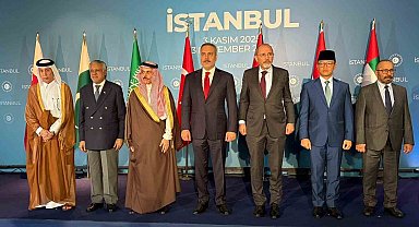 İstanbul'daki kritik Gazze toplantısı başladı
