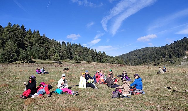 İstanbul'dan gelip Camiliyayla köyünde doğa yürüyüşü yaptılar