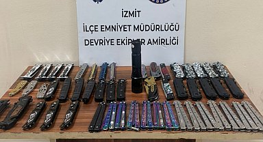 İzmit'te iki çocuğun üzerinde 52 kesici alet ele geçirildi