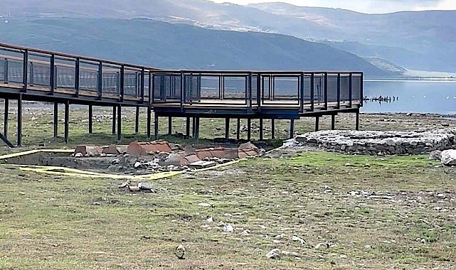 İznik'te Papa ziyareti için mobil baz istasyonları kuruldu, Osmanlı motifli çinilerle hazırlık yapılıyor