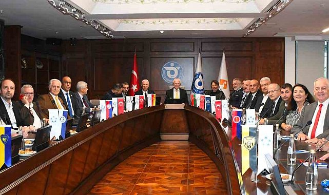 İZVAK'ta İzmir kulüplerinin kent ekonomisine katkısı konuşuldu