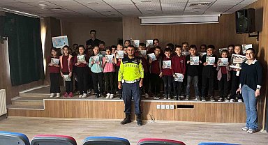 Jandarma trafik timinden öğrencilere eğitim