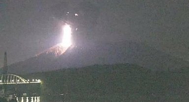 Japonya'daki Sakurajima Yanardağı'nda patlama