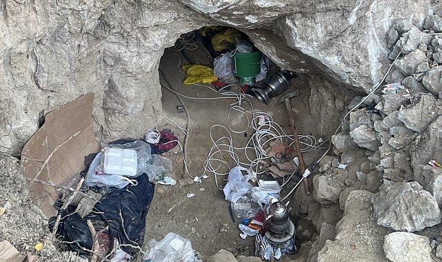 Kaçak kazı yapanlar jandarma tarafından suçüstü yakalandı