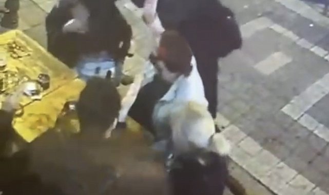 Kadıköy'de dehşet anlarının görüntüsü ortaya çıktı... Genç kadının yüzünü böyle yaktı