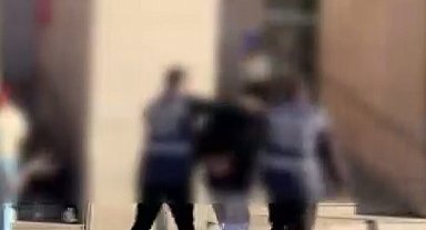 Kağıthane'de gürültü tartışmasında 1 kişiyi öldürüp 2 kişiyi yaralayan 19 yaşındaki şüpheli tutuklandı