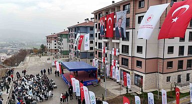 Karabük'te TOKİ konutları hak sahiplerine teslim edilmeye başlandı
