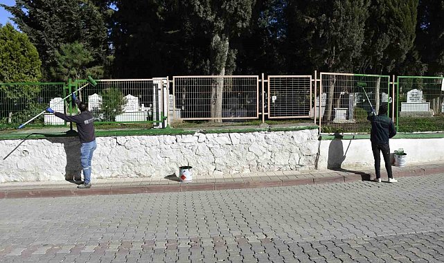 Karacabey'de mezarlıklara özenli bakım