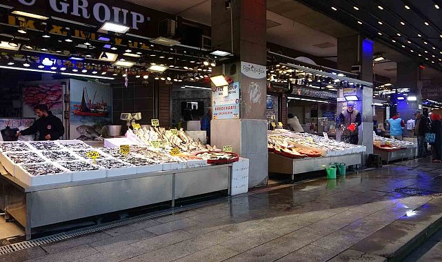 Karadeniz son 35 yılın en bereketli hamsi sezonunu yaşıyor