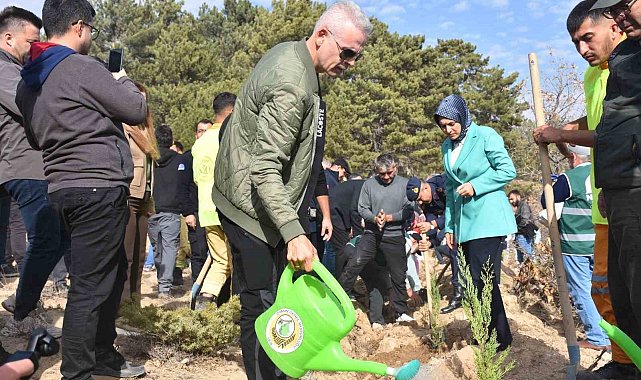 Karaman'da 'Milli Ağaçlandırma Günü'nde 5 bin fidan toprakla buluşturuldu