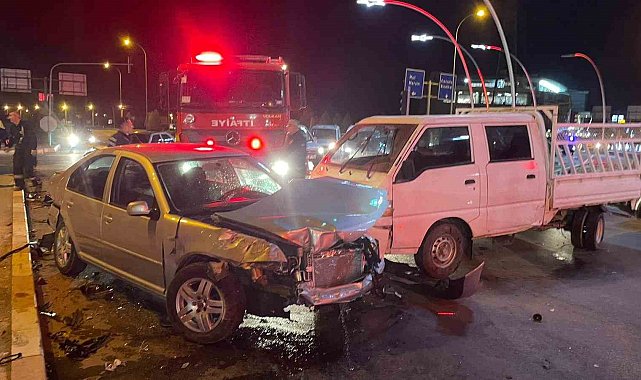 Karaman'da üç araç kavşakta çarpıştı: 1 yaralı