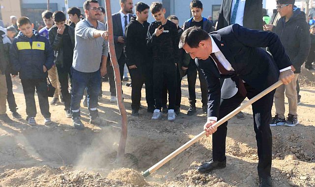 Karatay'da 10 bin 400 metrekarelik alanda fidan dikildi