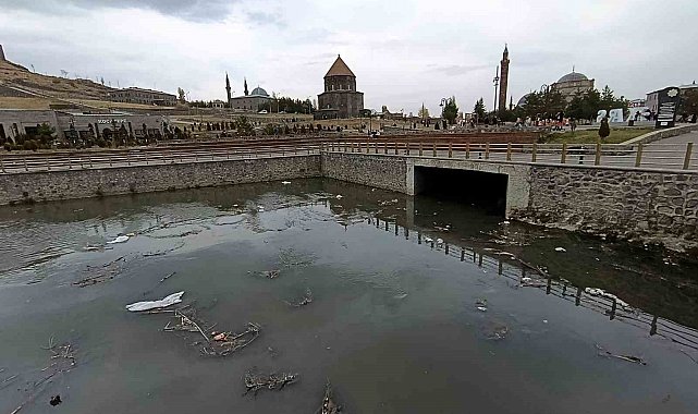 Kars Çayı alarm veriyor