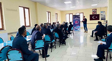 Kars'ta jandarmadan siber farkındalık eğitimi