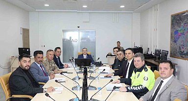 Kars'ta Karayolları Trafik Levhalarının Sadeleştirilmesi Komisyonu Toplantısı yapıldı