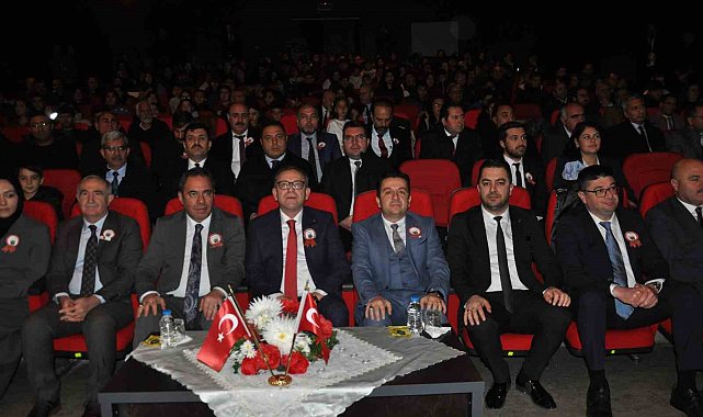 Kars'ta Öğretmenler Günü kutlandı