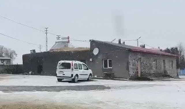 Kars'ta yüksek kesimlere kar yağdı