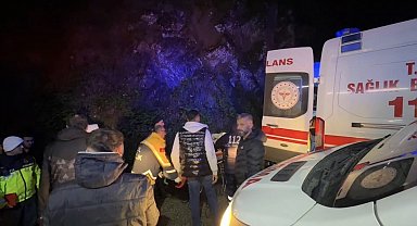 Kayganlaşan yolda otomobil paramparça oldu: 2 yaralı