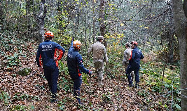 Kayıp anne ve oğlu için "daraltılmış baz çalışması"yla 1 kilometrelik alan belirlendi: Ekipler çalışmalarını bölgede yoğunlaştırdı