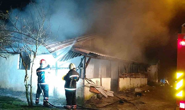 Kaynarca'da ev yangını söndürüldü