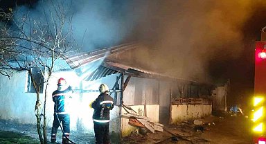 Kaynarca'da ev yangını söndürüldü