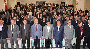 Kayseri Valisi Gökmen Çiçek "Bu bayrakların olduğu coğrafyada yaşayan hiç kimse kendini göçmen hissetmez"