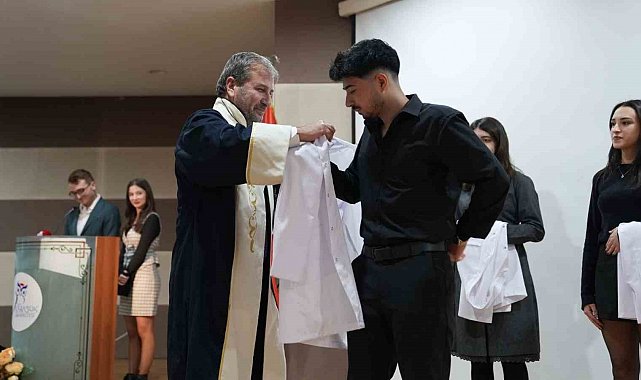 KBÜ'de tıp fakültesi öğrencileri beyaz önlük heyecanı yaşadı