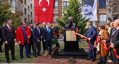 Keçiören'de çalınan ünlü şair Kuliyev'in büstünün yerine yenisi yerleştirildi