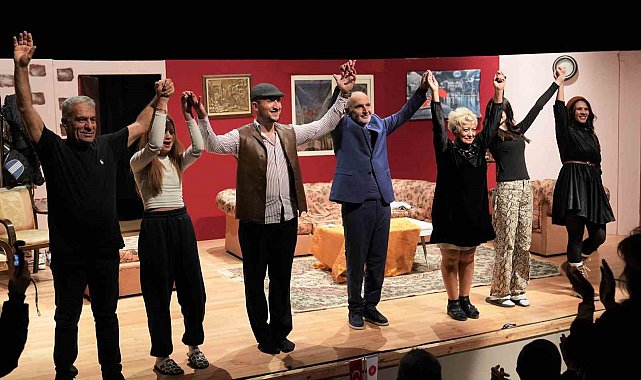 Keçiören'de "Babam Geri Döndü" isimli tiyatro oyununa büyük ilgi