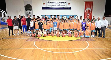 Kemer Belediyesi çocukları ve gençleri sporla buluşturmaya devam ediyor