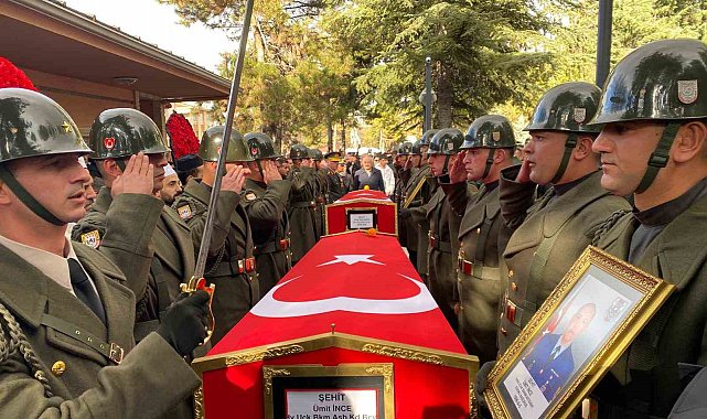 Kıdemli Başçavuş İnce ve Uzman Çavuş Dolapci, Cebeci Askeri Şehitliği'nde toprağa verildi