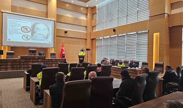 Kilis'te hafriyat taşıyan araçlara yönelik eğitim verildi