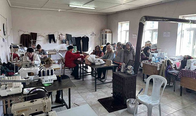 Kırkkepenekli'de kadınlar dikişle üretime katılıyor