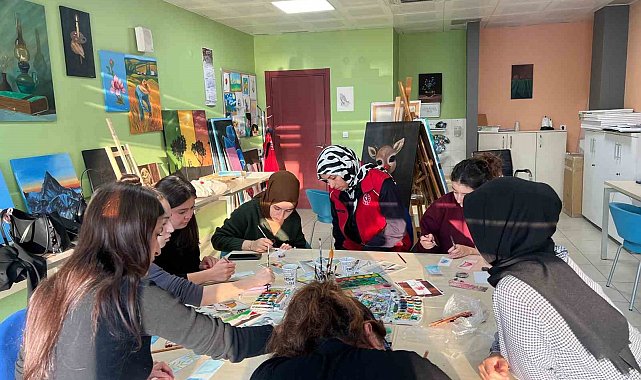 Kitap ayraçlarını kendileri yapıyor