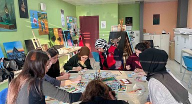 Kitap ayraçlarını kendileri yapıyor