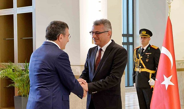 KKTC'nin 42'nci yılı törenlerle kutlanıyor