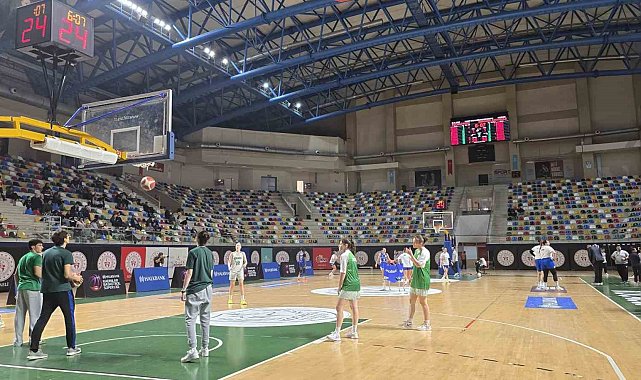 Kocaeli Kadın Basketbol - Dardanel Çanakkale Belediyespor maçı yarım saate yakın durdu