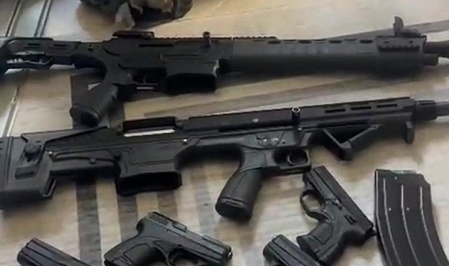 Kocaeli'de kaçakçılık operasyonu: 10 silah ele geçirildi, 3 şüpheli gözaltına alındı