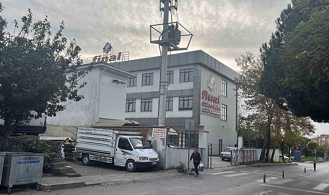 Kocaeli'de özel lisede gıda zehirlenmesi alarmı: 14 öğrenci hastaneye kaldırıldı