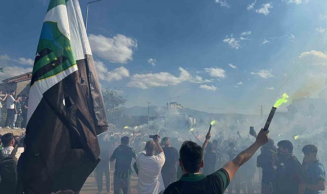 Kocaelispor'dan kombinelilere kazan-kazan çağrısı: "Gelmeyecekseniz bu maç biletinizi kulübe devredin"